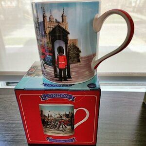 London Guards Coffee Mug New in Box. Fine China Dishwasher & Microwave Safe
